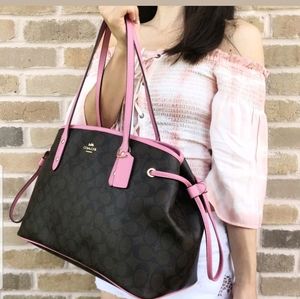 New coach leather purse 👛